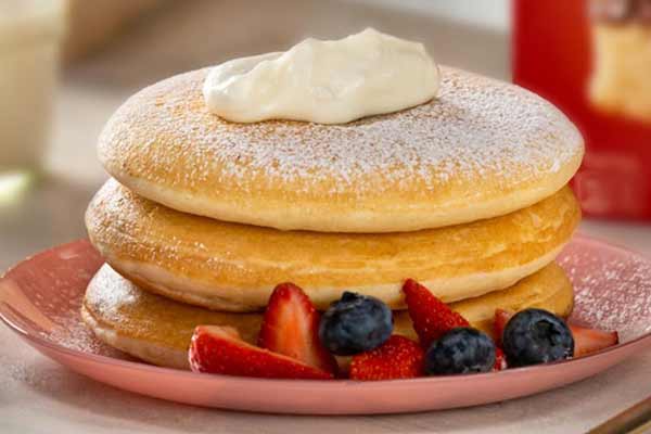 Deliciosos Desayunos De Hot Cakes Y Waffles Para Sorprender A Mamá Este 10  De Mayo